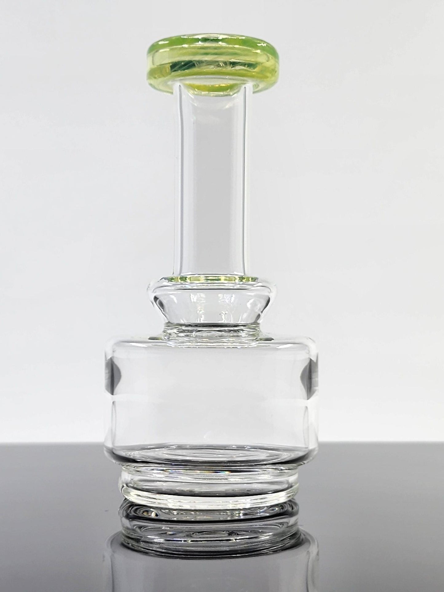 Tokr Glass Color Accent Puffco Dry Top – vibrant dry attachment for the Puffco Peak, Peak Pro V1, and Peak Pro V2, measuring 4 inches.