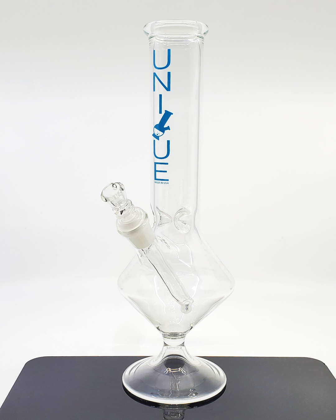 Unique Glass 12” Flask Beaker with a sleek design, offering smooth draws and efficient functionality for premium sessions.