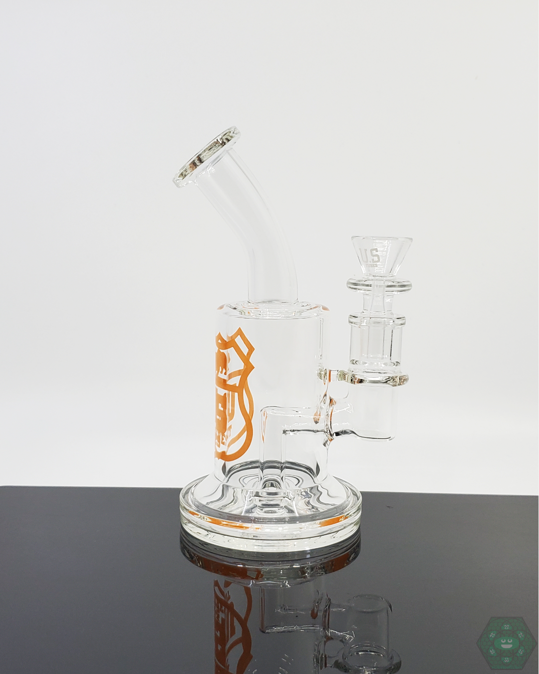 US Tubes 7-inch Hybrid Rig with unique design and compact build, offering reliable performance and smooth hits