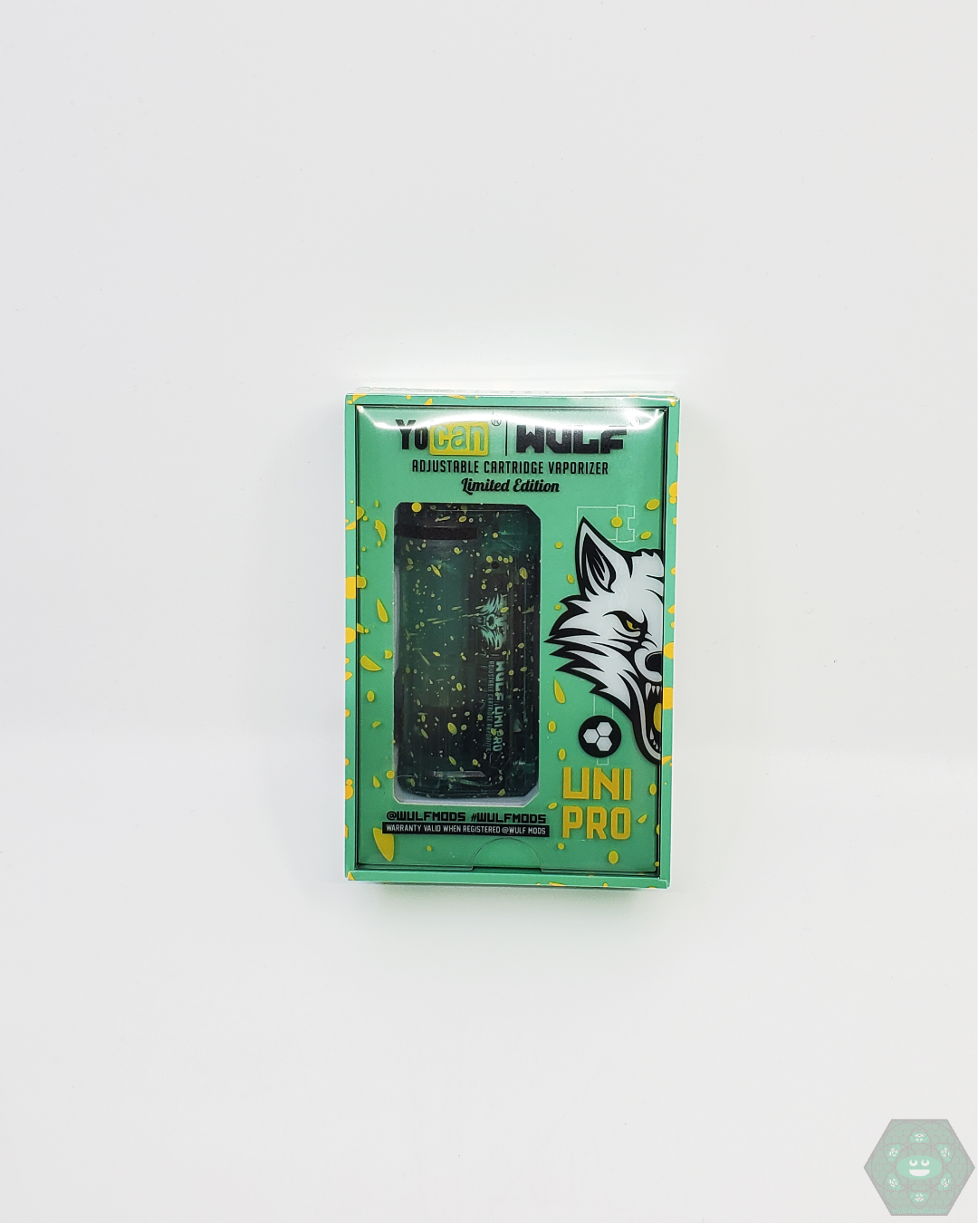 Close-up of the Yocan x Wulf X Ray Uni Pro OLED display, showing voltage settings and battery life.