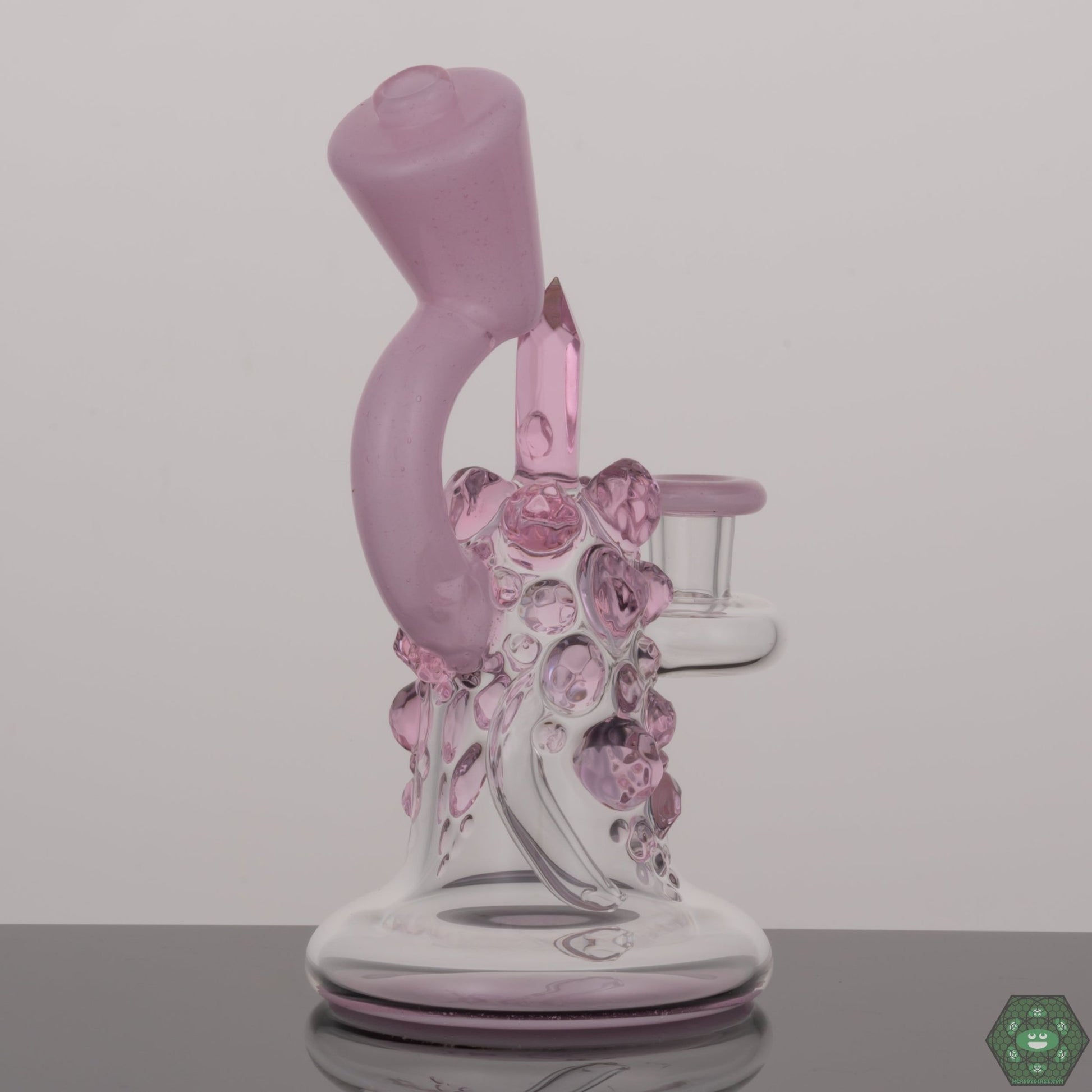 10mm Crystal Jammer: The Northern Waters Single Crystal Jammer features a 10mm joint, making it compatible with a variety of dabbing setups.


