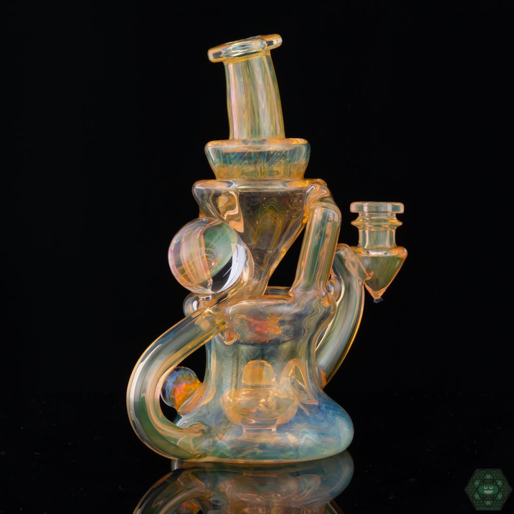  10mm Single Drain Dab Rig: This STF Glass recycler is designed with a single drain and a 10mm female joint for efficient filtration and versatile use.