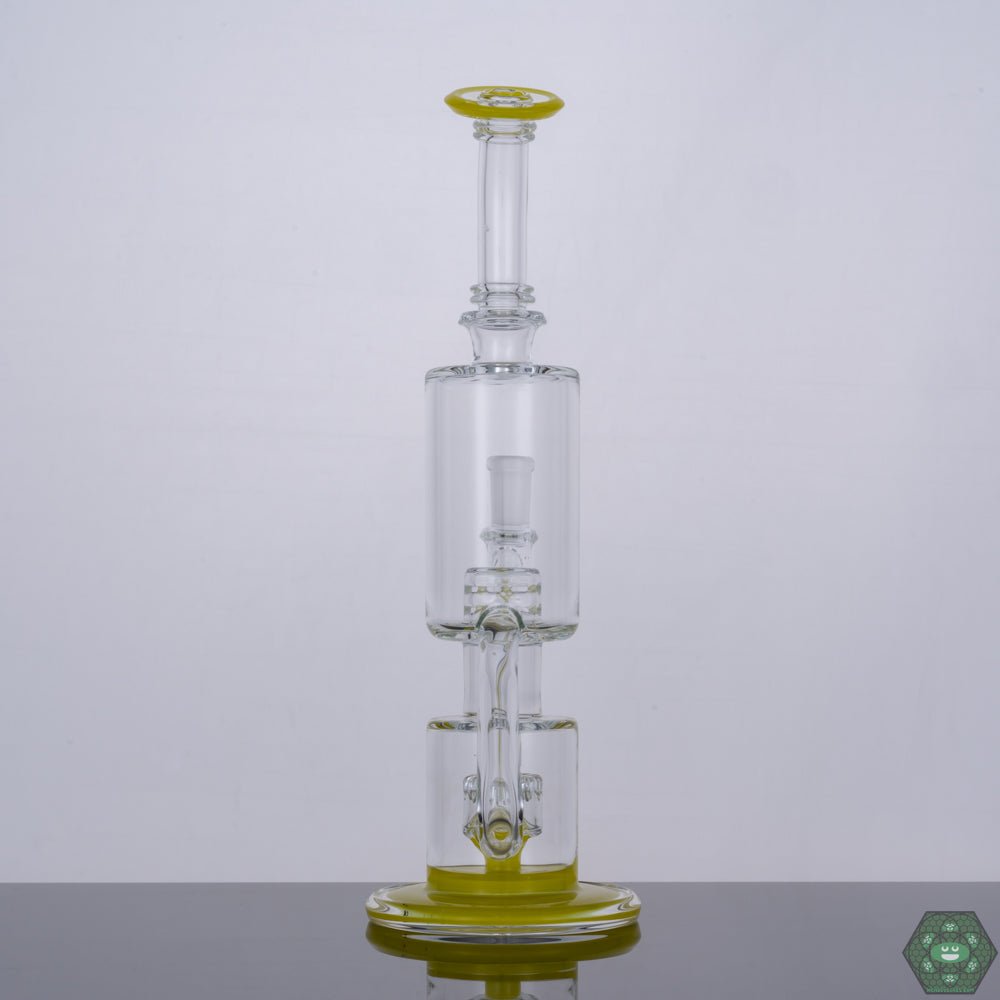 14mm Alien Recycler with 11-Hole Perc: The Roswell Bubble Dumper combines a 14mm joint with a unique 11-hole percolator for enhanced filtration and smooth hits.