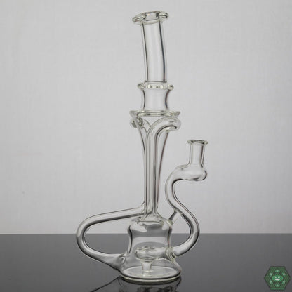 14mm Dab Rig: The Prophecy Glass Recycler #9 comes with a 14mm joint, offering versatility for different dabbing setups.