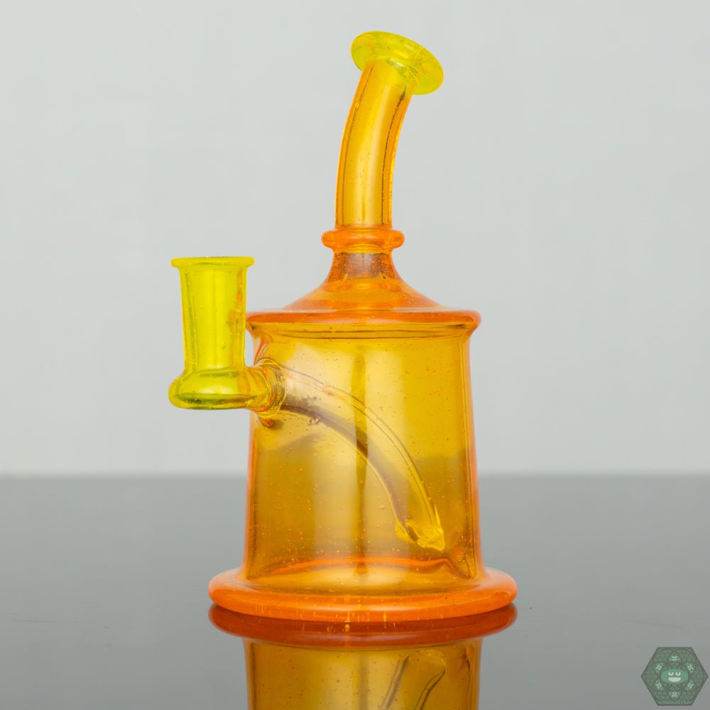 Compact 7 Ten Glass Mini Tube with superior filtration for a smooth smoking experience.