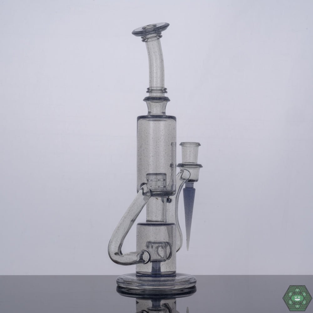 9-Hole Perc Dab Rig: This heady glass rig features a 9-hole percolator for smooth and efficient diffusion, ensuring flavorful and cool hits.


