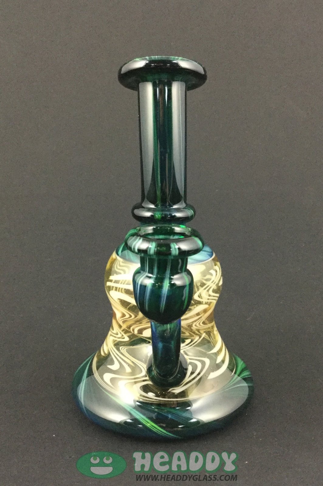 Ben Garson Minitube. Ideal for a refined setup with quality glass. Elegant design and reliable performance.