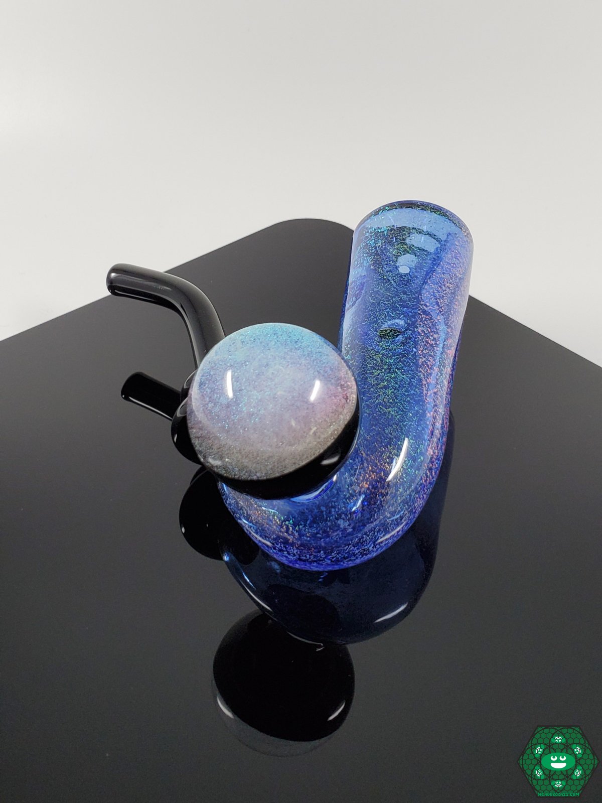  Haze 4 Daze Sherlock - Bigfoot Collaboration. Unique glasswork with bold design by renowned artists. Vibrant and durable, perfect for collectors and daily smokers.


