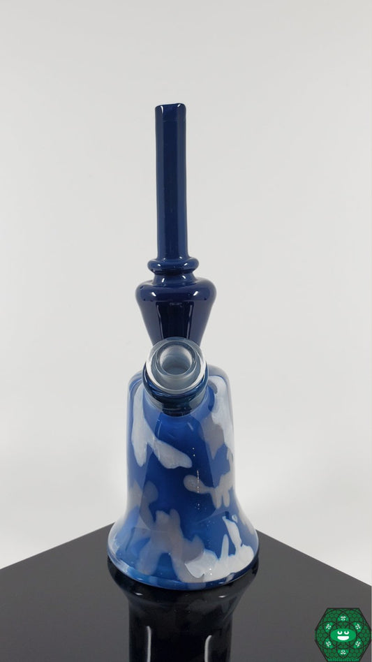  Mountain Man Mini Tube - Bigfoot Glass. A collaboration piece, designed for durability in a compact 4.5-inch form. Perfect for enthusiasts seeking unique, high-quality glass.