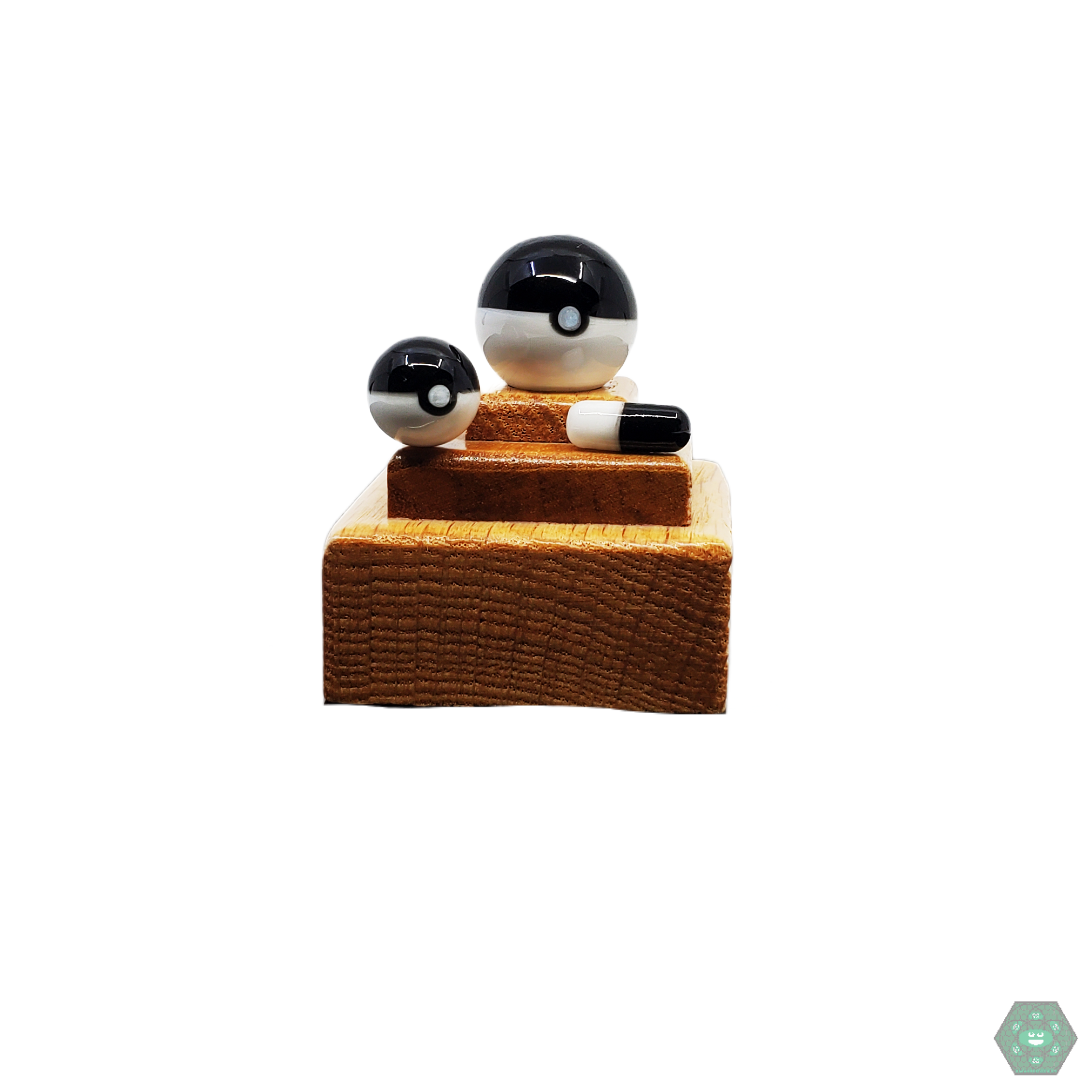  The Pokeball Slurper Set by Ruby Pearl Co. offers a playful, nostalgic twist for dabbing enthusiasts. Includes slurper pearls with Pokeball design for enhanced heat retention and vaporization.