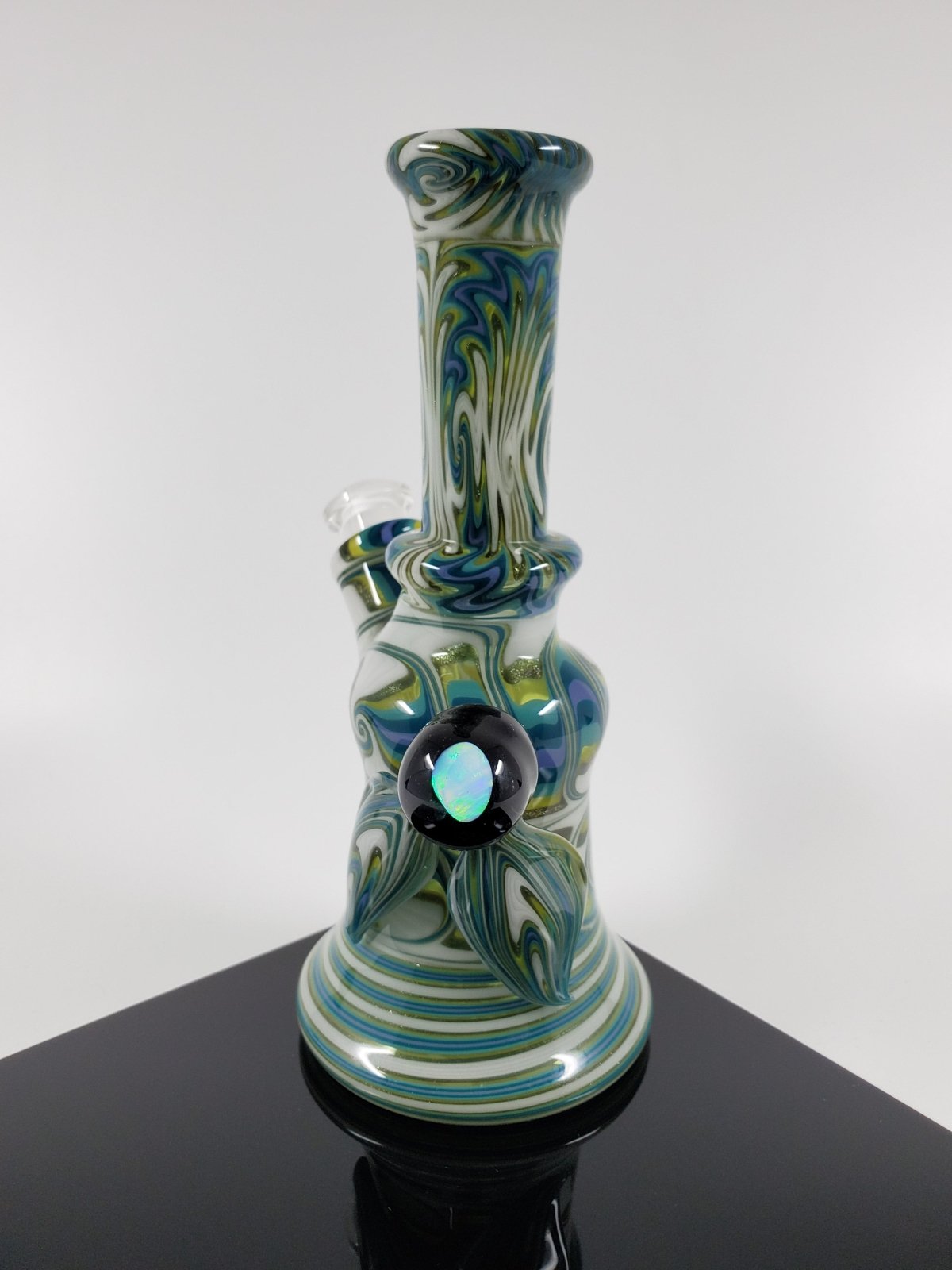  White Green Mini Tube from A.H. Glass | 10MM Joint. Enjoy a smooth smoke with this stylish and sturdy mini tube.