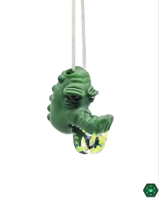 Alligator Glass Pendant | Creative Glass Art with Unique Design, Perfect for Collectors and Jewelry Enthusiasts

