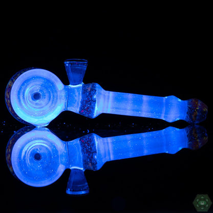 Artistic Glass Pipe: This hammer pipe is not only functional but also a piece of art, combining aesthetic appeal with smooth and enjoyable smoking.