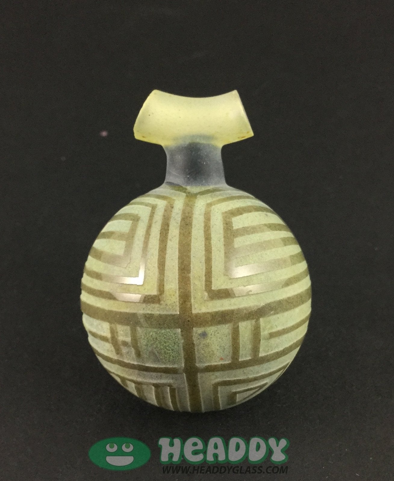 Bearclaw Space Key 5 - Durable and easy-to-clean smoking utility tool.