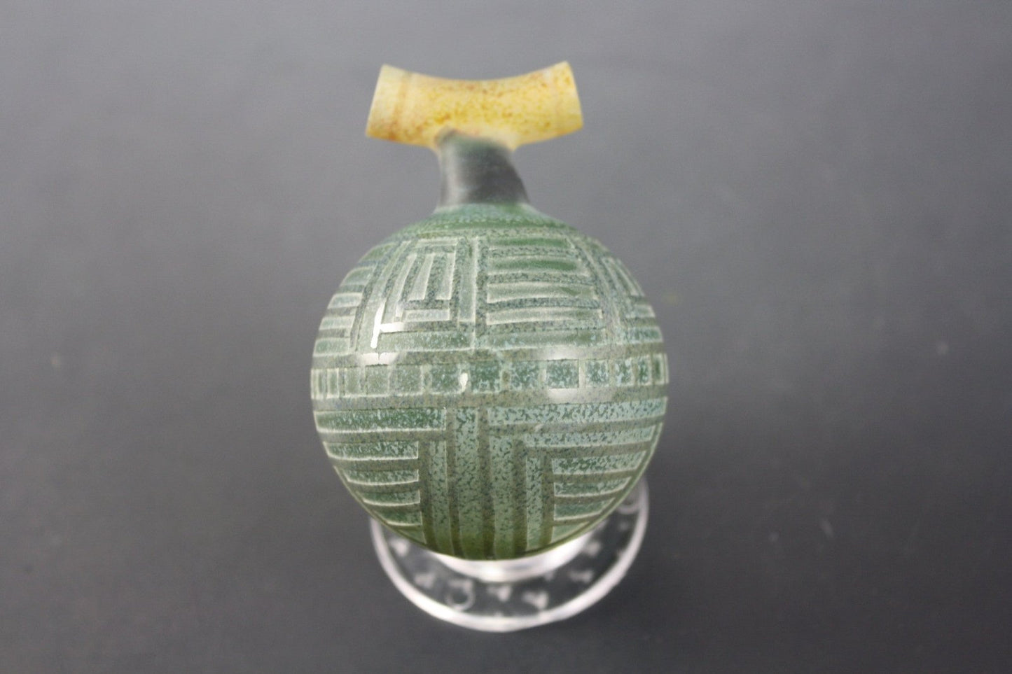  Bearclaw Space Key 6 - Minimalist yet functional design, perfect for smoking enthusiasts.