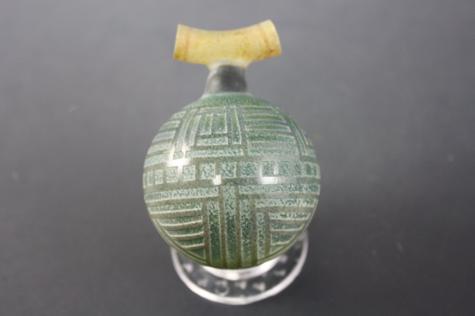 Bearclaw Space Key 6 - Portable and sleek smoking tool for daily use.