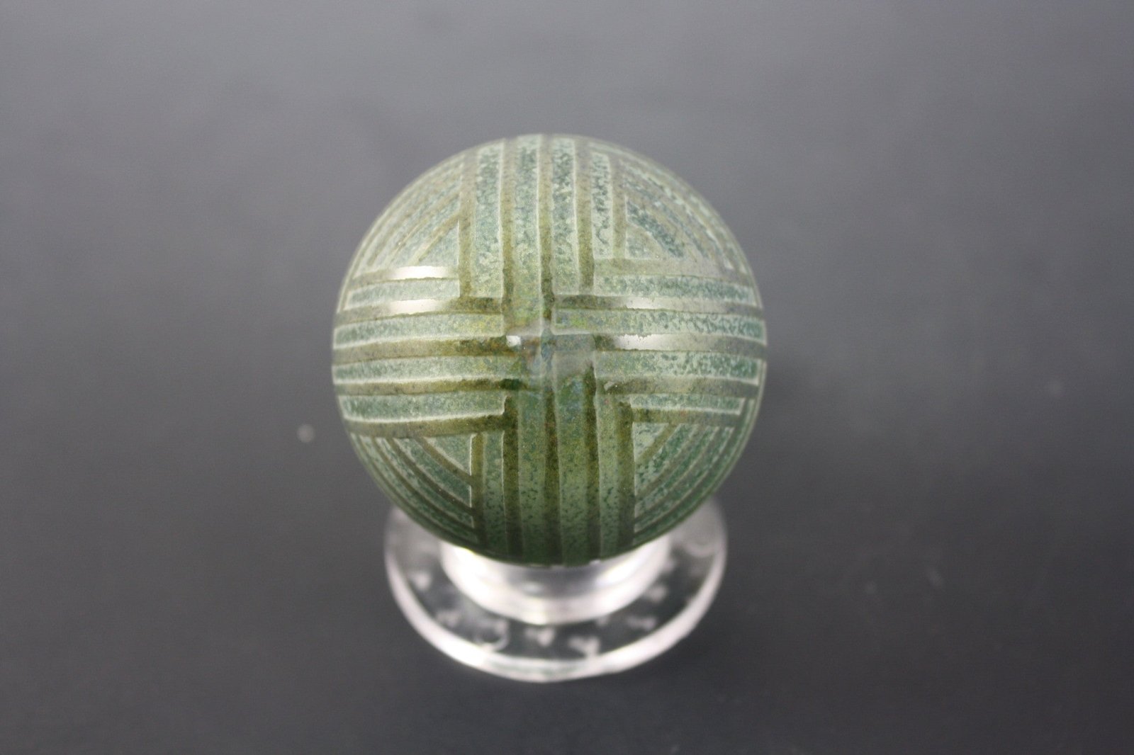 Bearclaw Space Key 6 - Stylish and efficient smoking accessory for on-the-go use.