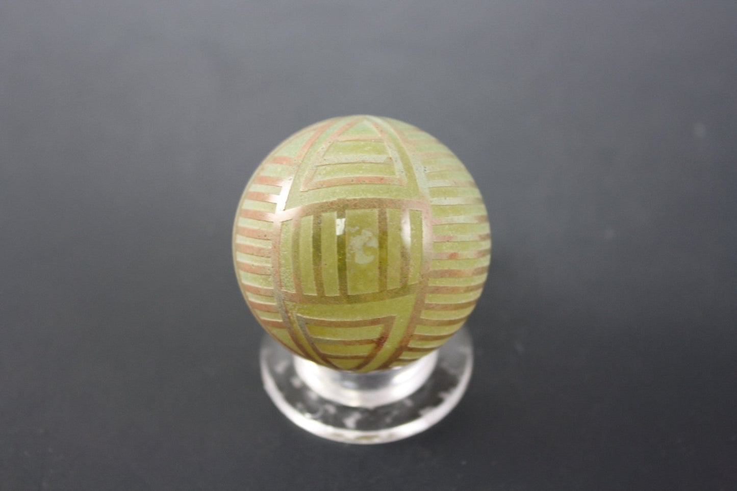 Bearclaw Space Key 7 - Compact design and durable construction for smoking enthusiasts.