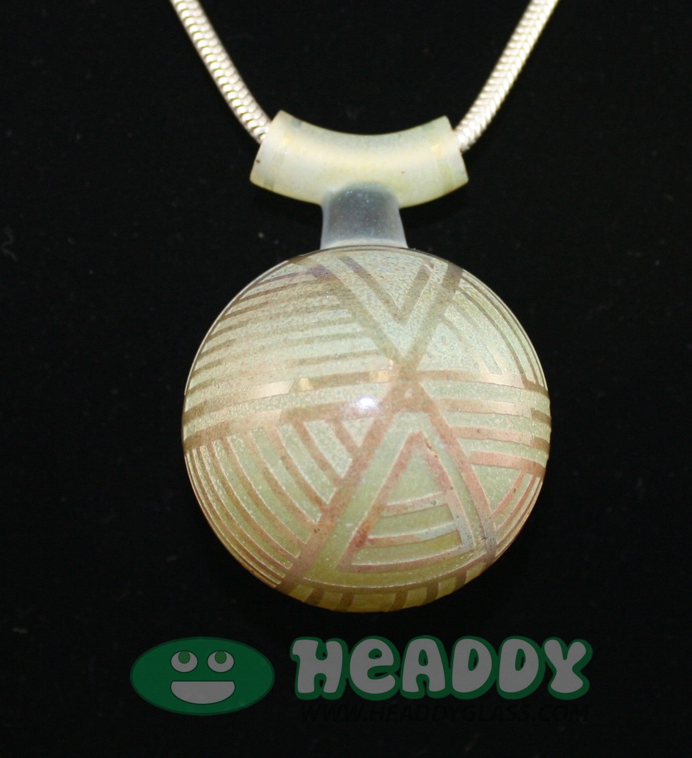 Bearclaw Space Key 7 - Sleek and functional smoking tool for everyday use.