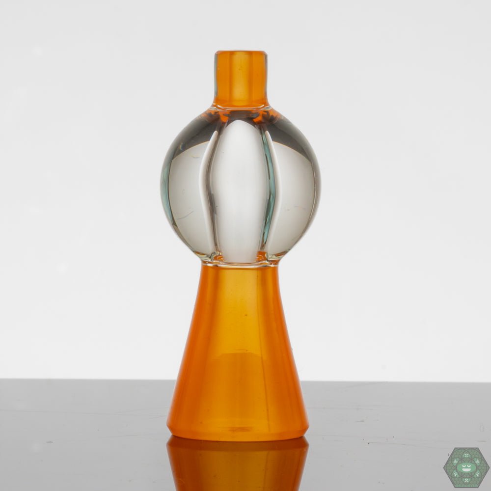 Bubble Caps for Smooth Hits: Experience smoother and more enjoyable dabbing sessions with Gemini Glass Bubble Caps, designed for optimal airflow.


