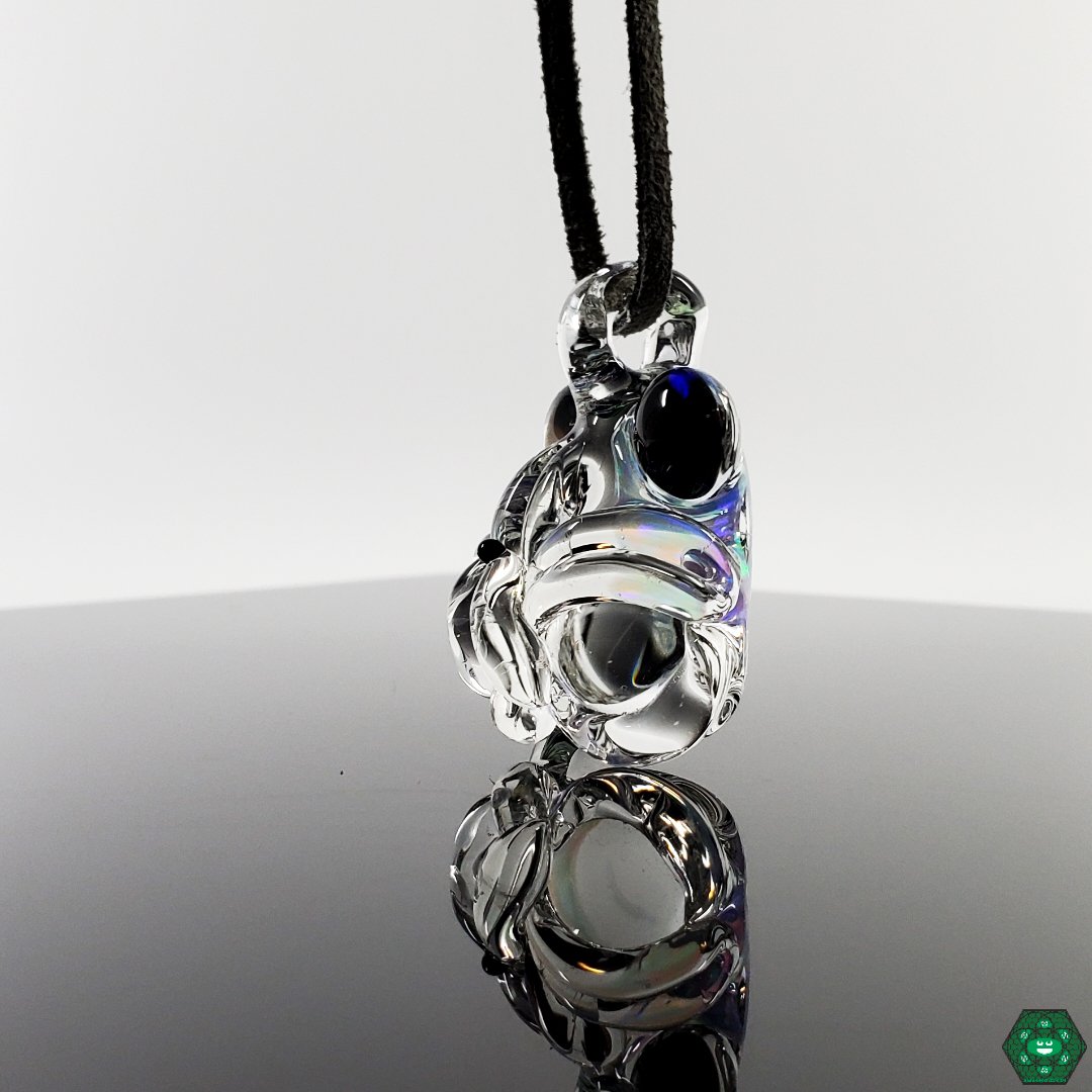 Casto Glass Opal Pendants Close-Up: Showcasing the vibrant color play and intricate details of these 20mm opal glass pendants, ideal for necklaces and accessories.