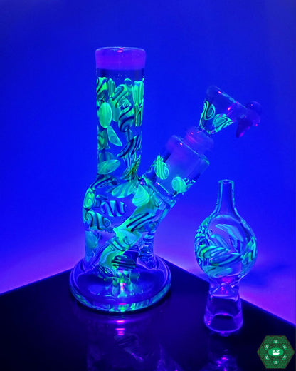 Chunk Glass Mini Tube UV – Compact glass rig with UV-reactive color that shines brightly under UV light, adding style and performance.