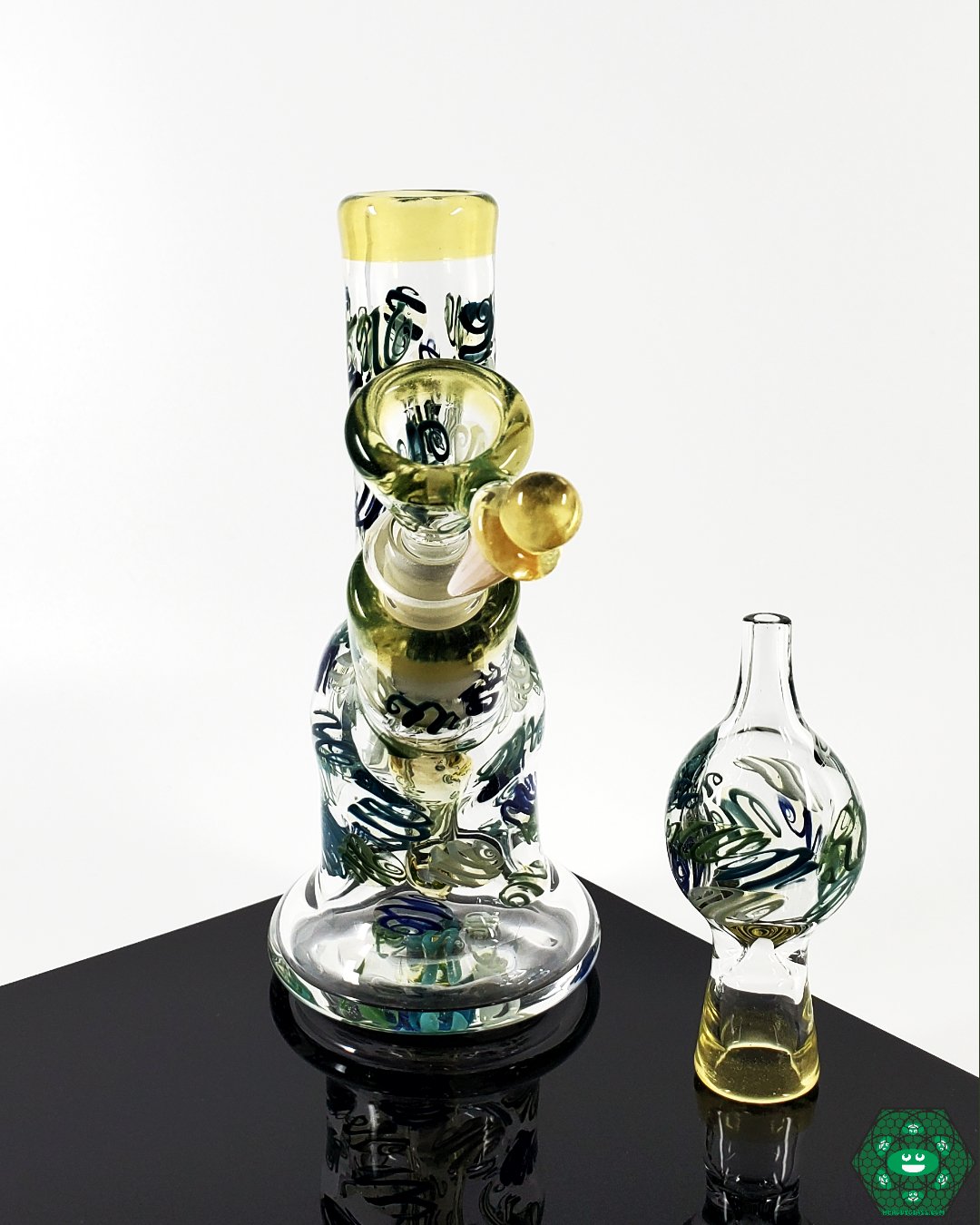 Chunk Glass Mini Tube UV – Glowing vibrant colors under UV light, compact design perfect for collectors and enthusiasts.