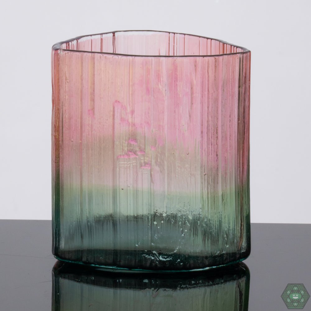 Rocks Glass with Comfortable Hold: The design of the Digger Glass Rocks Glass ensures a comfortable and enjoyable drinking experience.