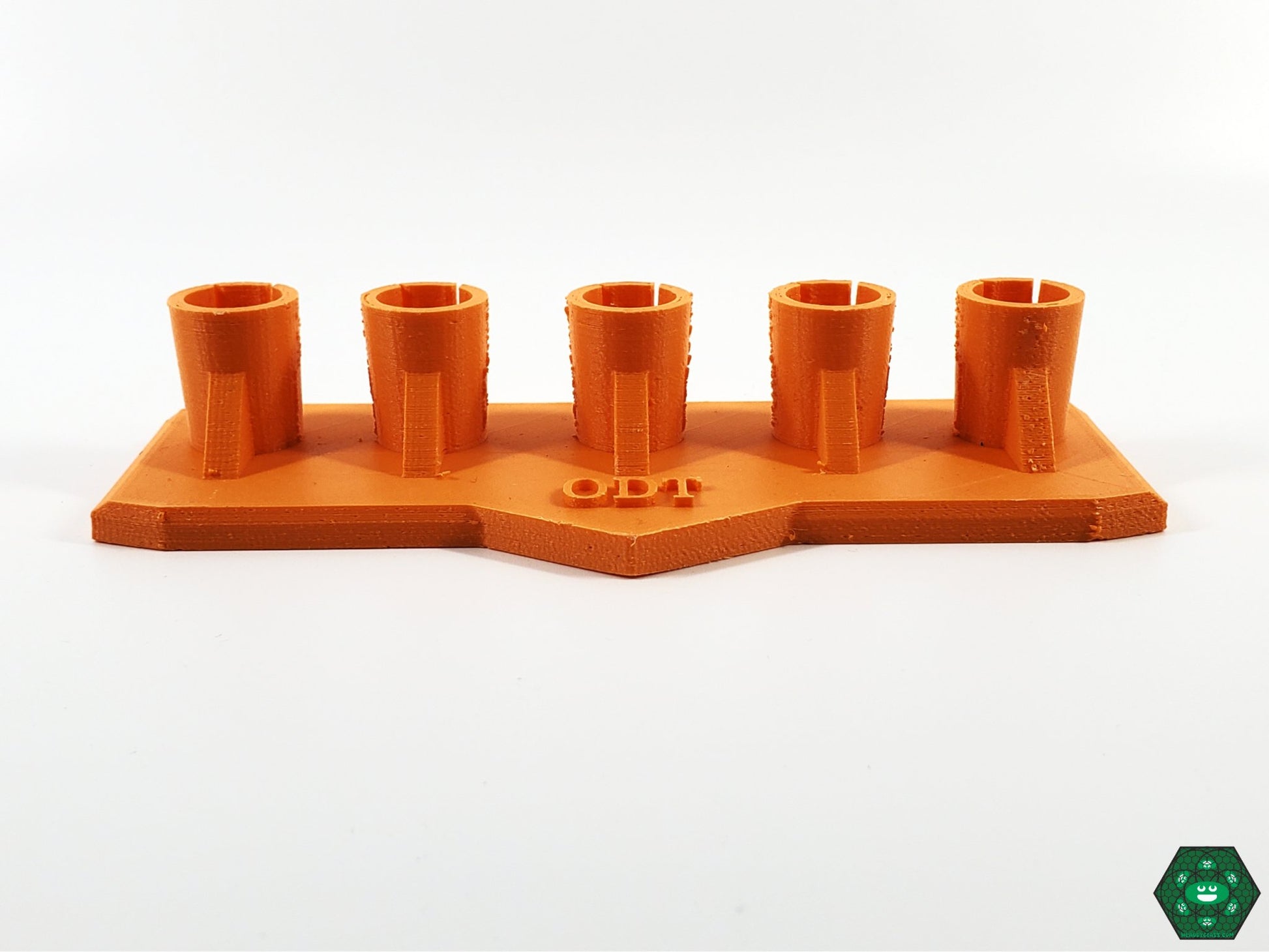 Compact Banger Stand: The ODT Multi Banger Stand offers a compact and space-saving solution for storing up to 14mm bangers.