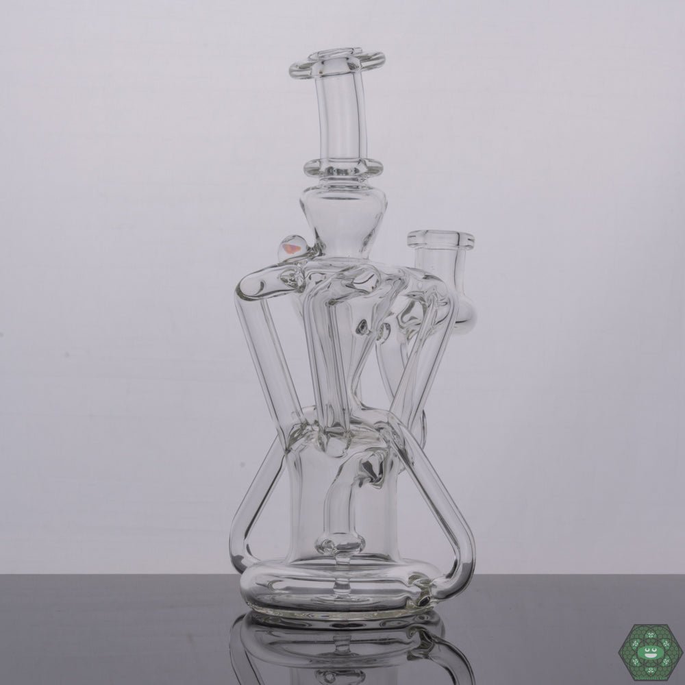 Compact Recycler for Daily Use: The Spunout Glass Clear Recycler is compact and portable, making it ideal for daily dabbing sessions.