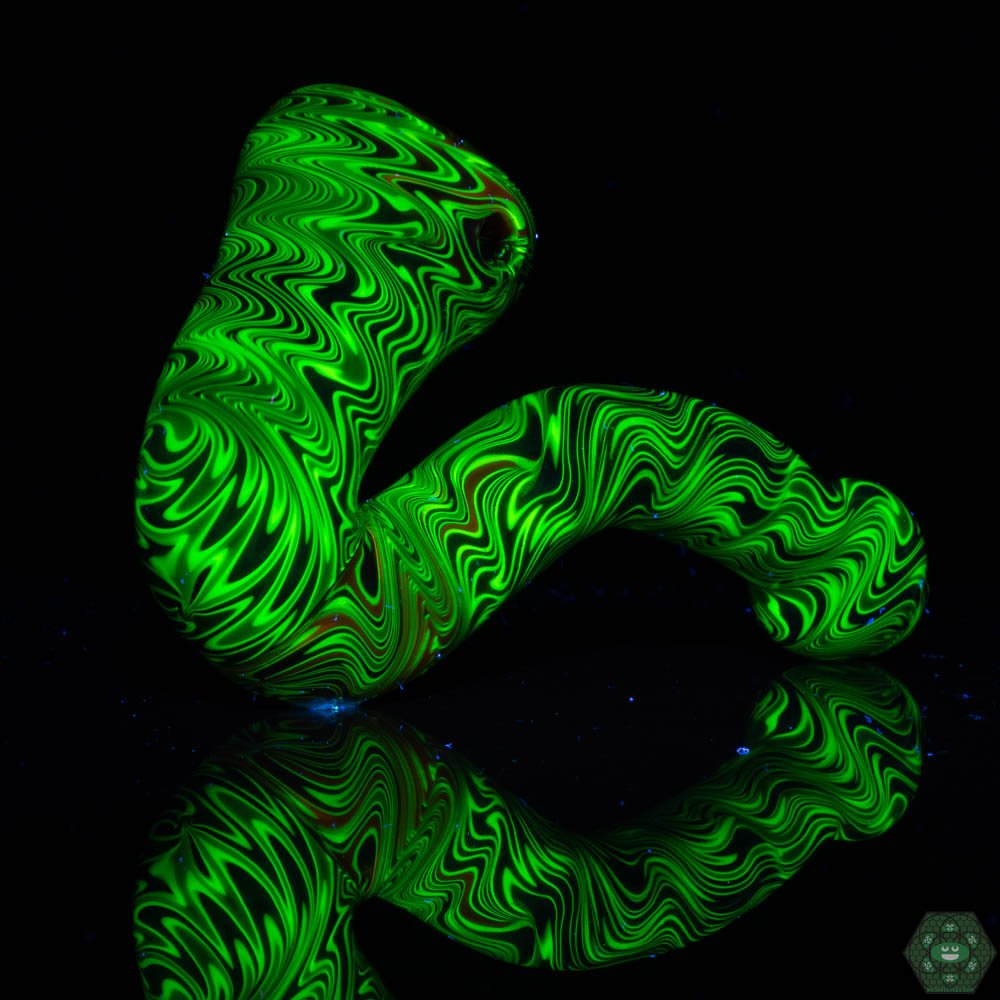 Crowman Crothers Rewig Sherlock Pipe – Stunning artisanal glass pipe blending modern style with timeless Sherlock design.
