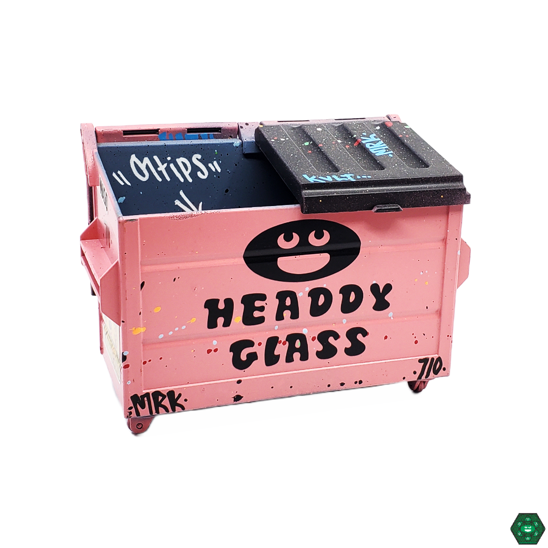 Durable lid of Dab Dumpsters with Headdy Logo, designed to keep concentrates securely stored while ensuring freshness.