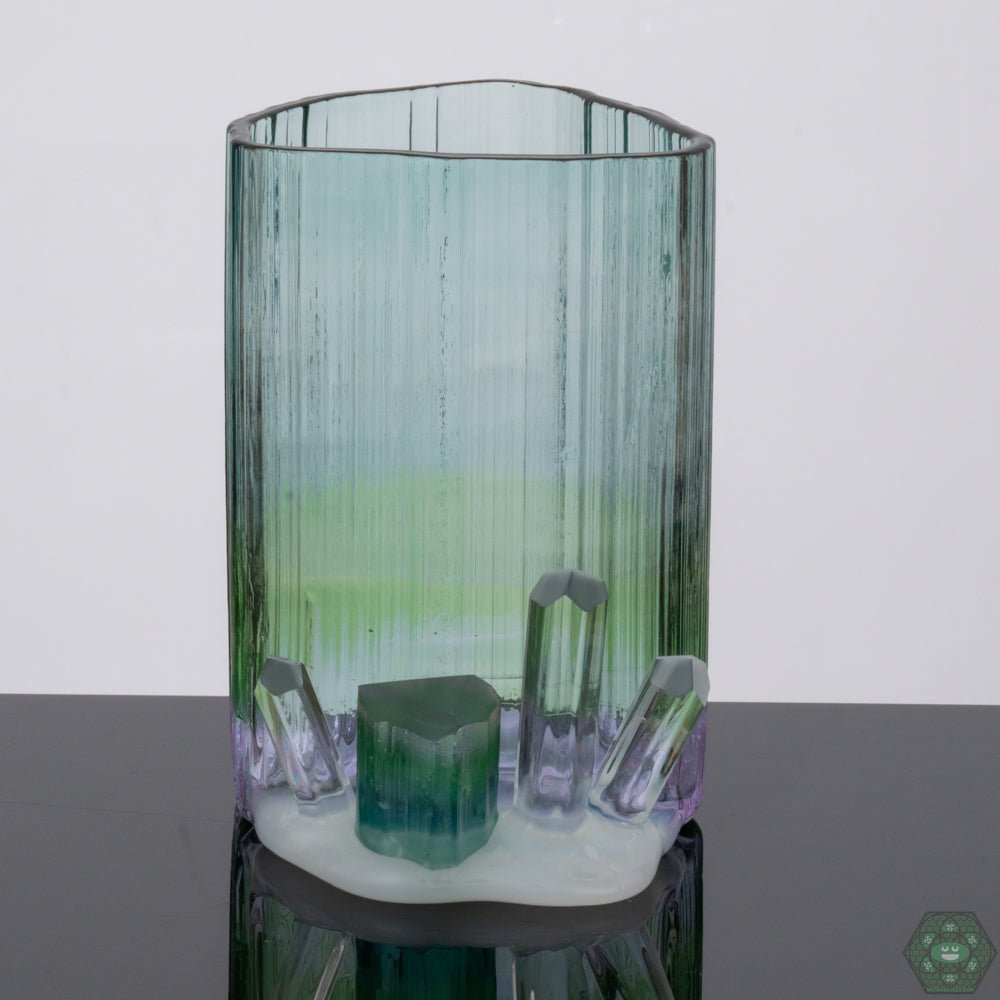 Digger Glass Cluster Glass, a unique handcrafted glass art piece showcasing a striking cluster design with intricate details and vibrant colors, ideal for collectors and art enthusiasts, serving as a beautiful decorative item for any space.