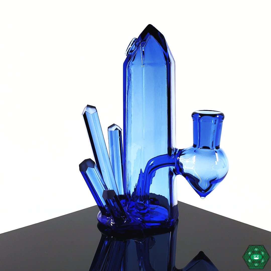 Digger Glass Lil Cutie Topaz Blue Crystal Cluster – Compact glass rig with 14mm female joint and stunning topaz blue crystal accents, perfect for collectors.