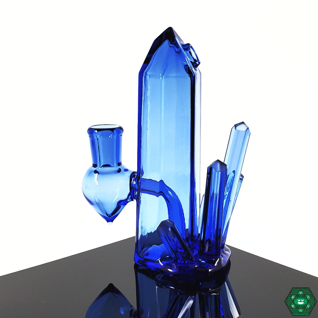 Digger Glass Lil Cutie Topaz Blue Crystal Cluster – 14mm female joint, compact glass rig with vibrant topaz blue crystal accents and high-quality craftsmanship.