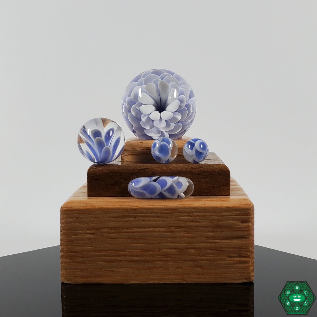  Divleli Glass Slurper Set, handcrafted with intricate artistic designs for a visually stunning dabbing experience.