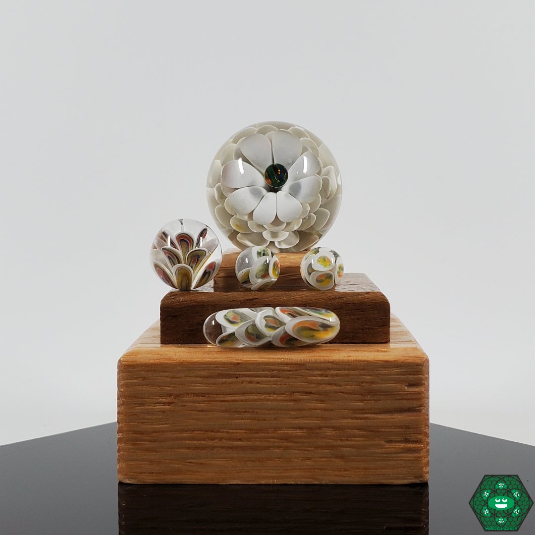 Divleli Glass Slurper Kit, featuring premium accessories for consistent and efficient dab hits.