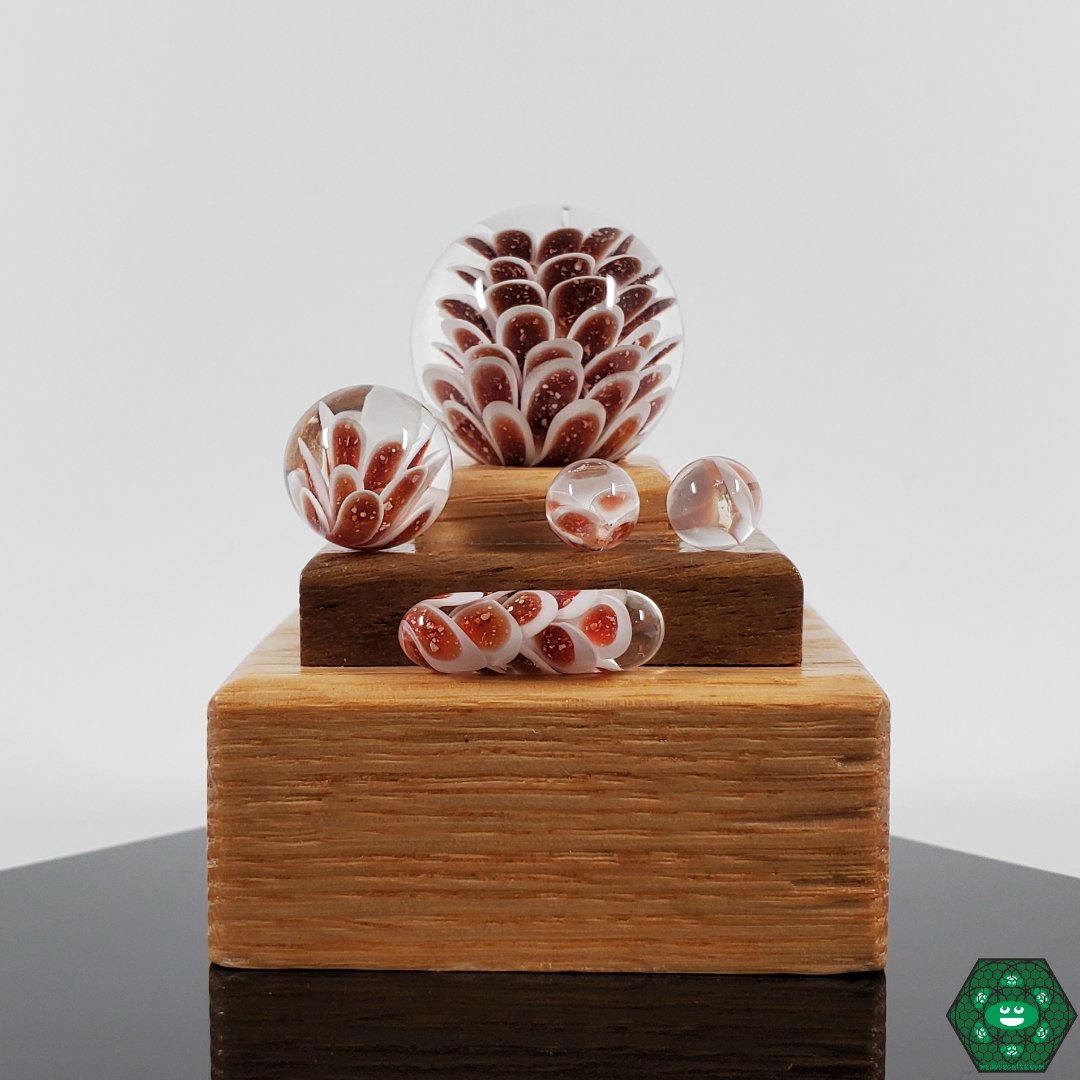 Divleli Glass Slurper Set, a premium handmade glass dab kit designed for collectors and enthusiasts.