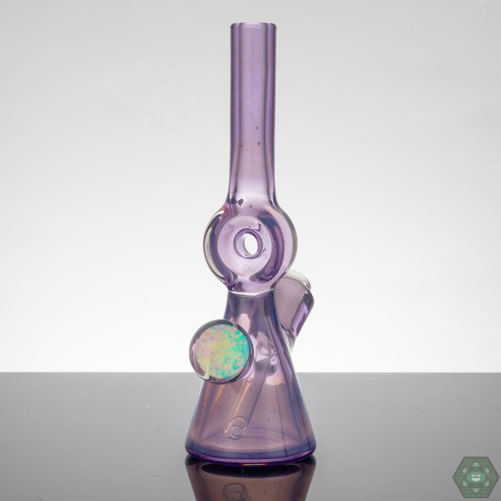 Donut-Shaped Smoking Rig: This Gemini Glass rig features a unique donut-shaped body designed for enhanced airflow and smoother hits.