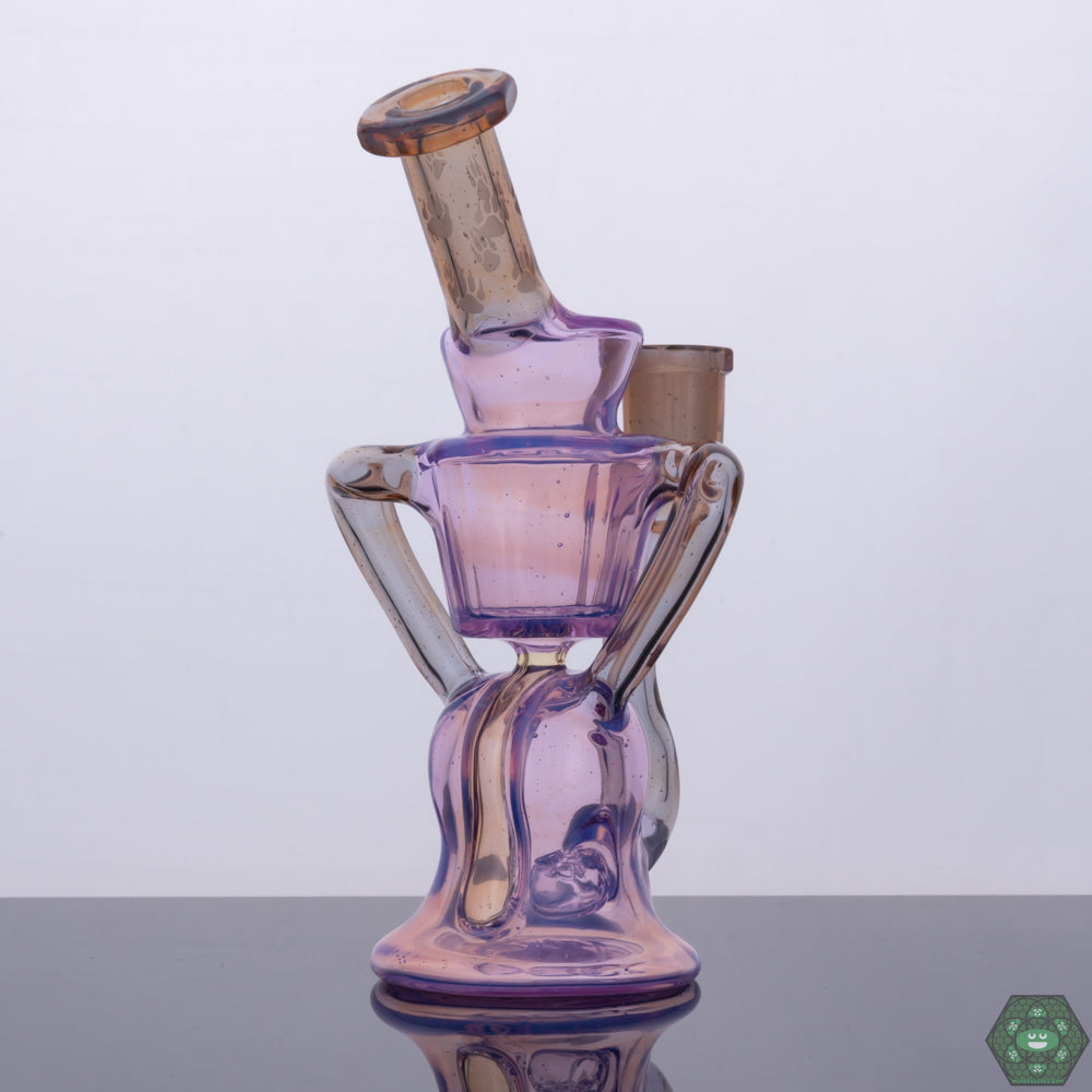 Double Single Recycler for Smooth Hits: Experience smooth and flavorful dabbing sessions with the Wolfe Glass Double Single Internal Drain Recycler.