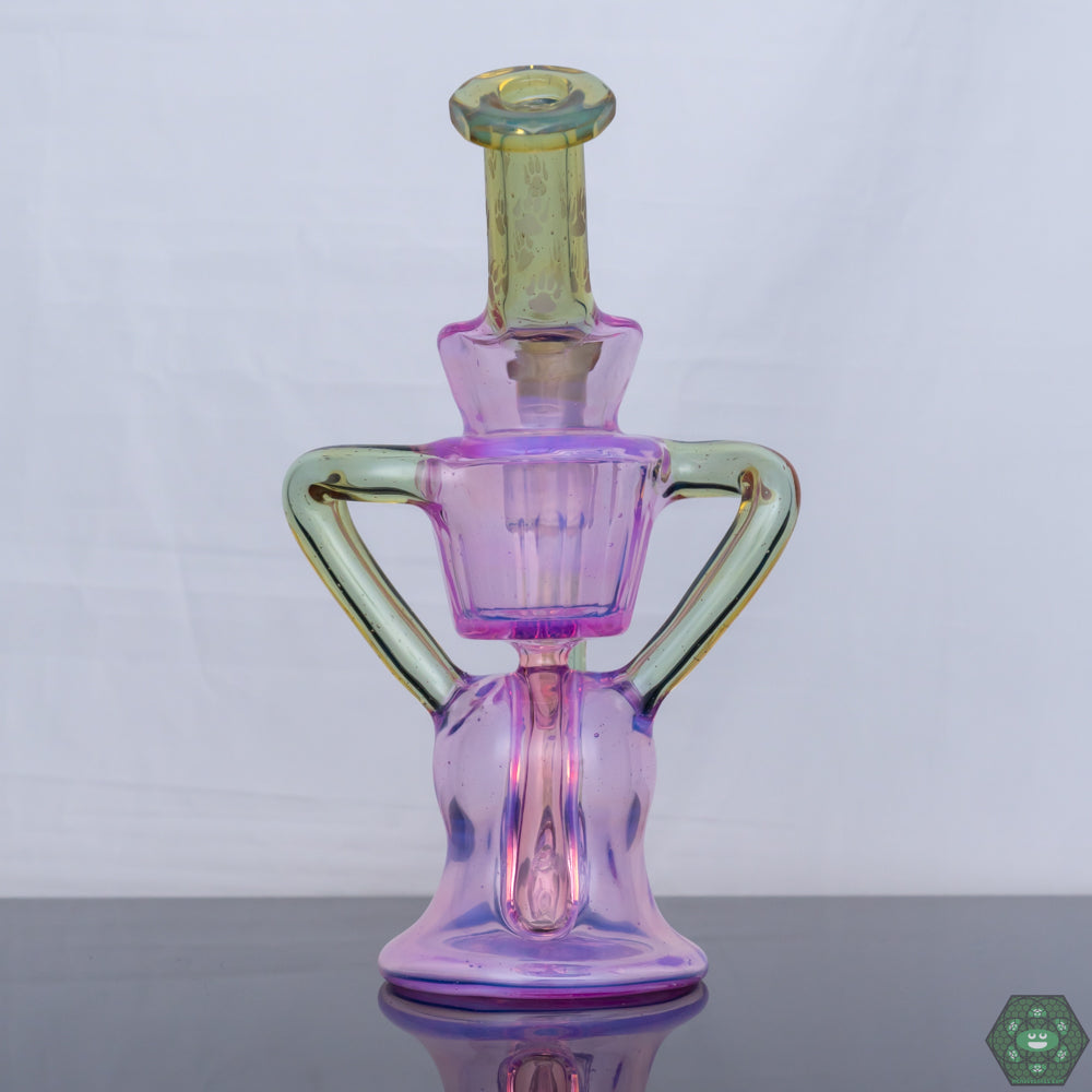 Dual Uptake Recycler: The Wolfe Glass Double Single Internal Drain Recycler utilizes dual uptake for enhanced performance.