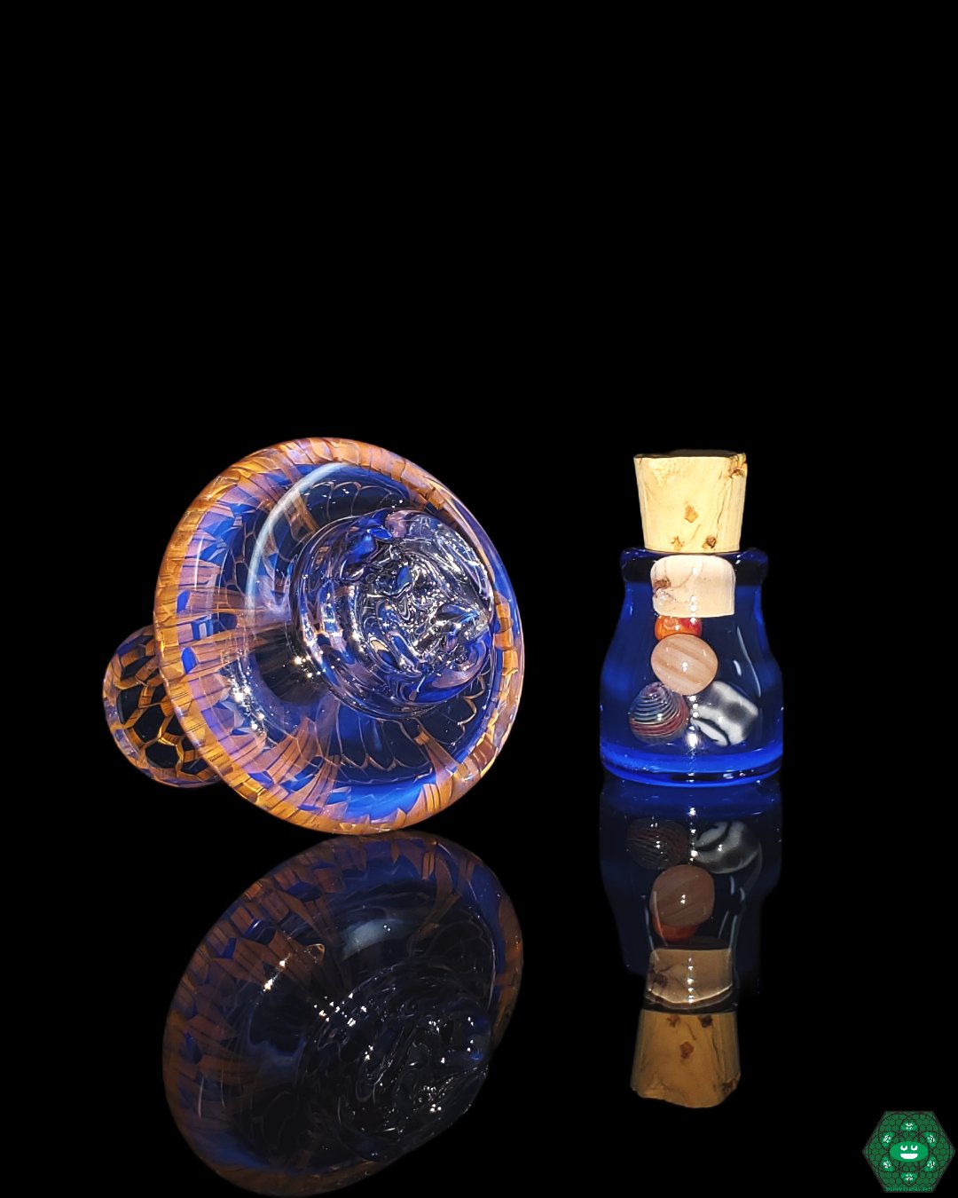  Durable Glass Spinner Cap: Made from quality glass, the Ryan Teurfs Honeycomb Spinner Cap is designed for long-lasting use and reliable performance.