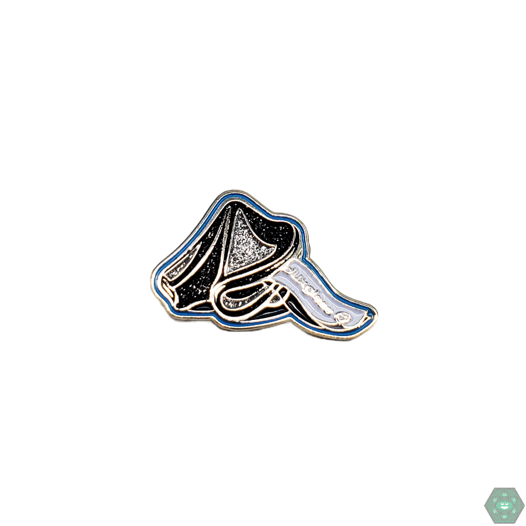 Dux Glass Hat Pin with a sophisticated design and high-quality enamel, ideal for glass art lovers and perfect for hats, jackets, or as an accessory