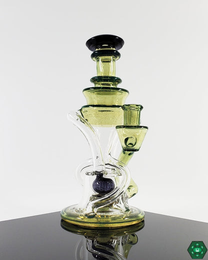  Efficient Dual Uptake Recycler: The Cerio Glass V2, featuring a triple drain and 4-hole perc for optimal performance and smooth, filtered hits.