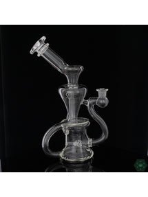 Recycler with Efficient Filtration: Experience smooth and enjoyable sessions with the Curse Glass Clear Recycler, designed for optimal filtration and a clean aesthetic.




