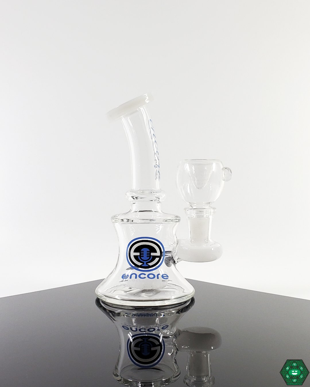  Encore Glass 5” Banger Hanger, a durable and compact rig designed for filtered draws and optimal vaporization.