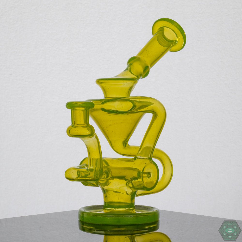  Eric Law Glass Recycler featuring an inline perc for enhanced filtration and a smoother smoking experience.

