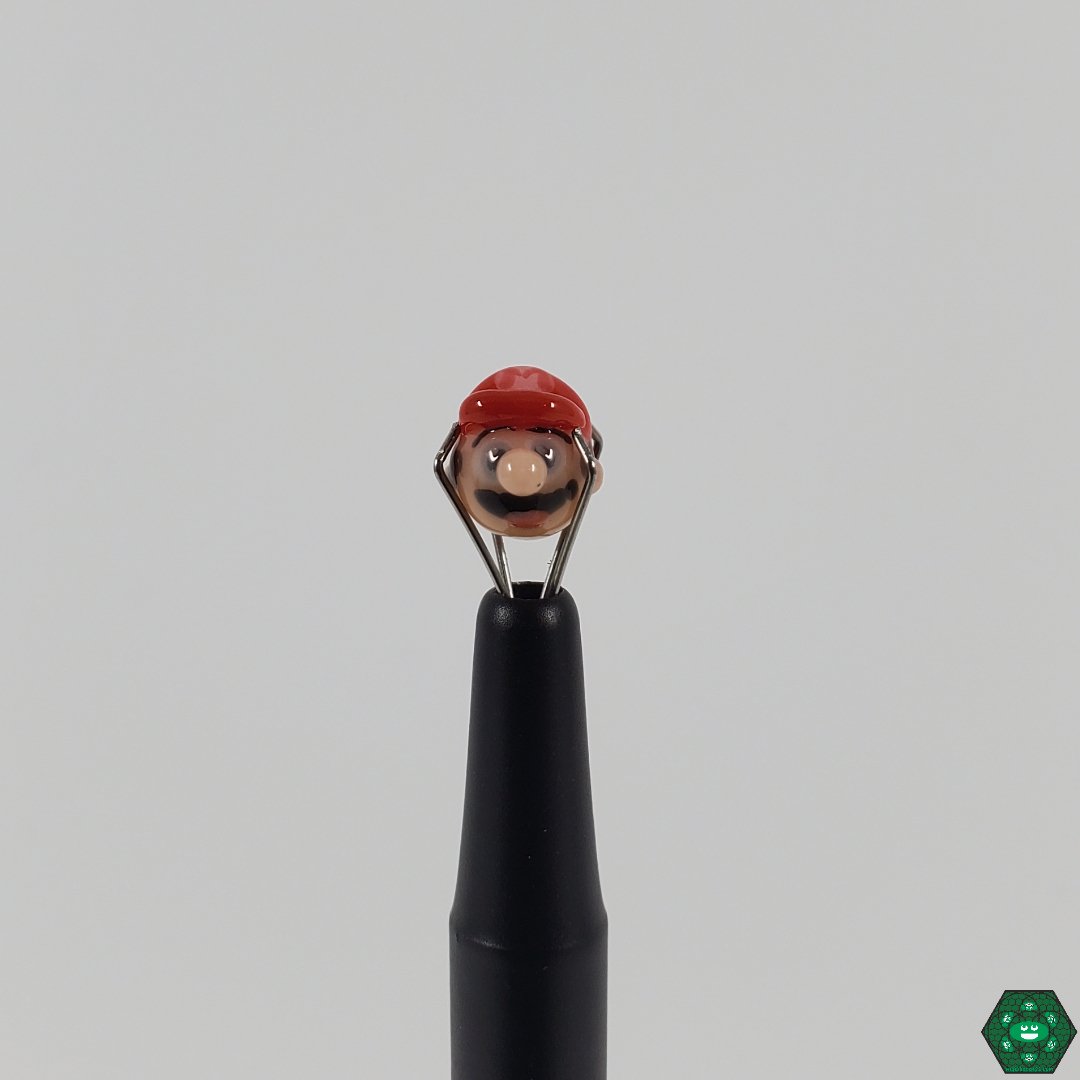 Established Glass Pearls, designed for even heat distribution to provide smoother dabbing sessions.