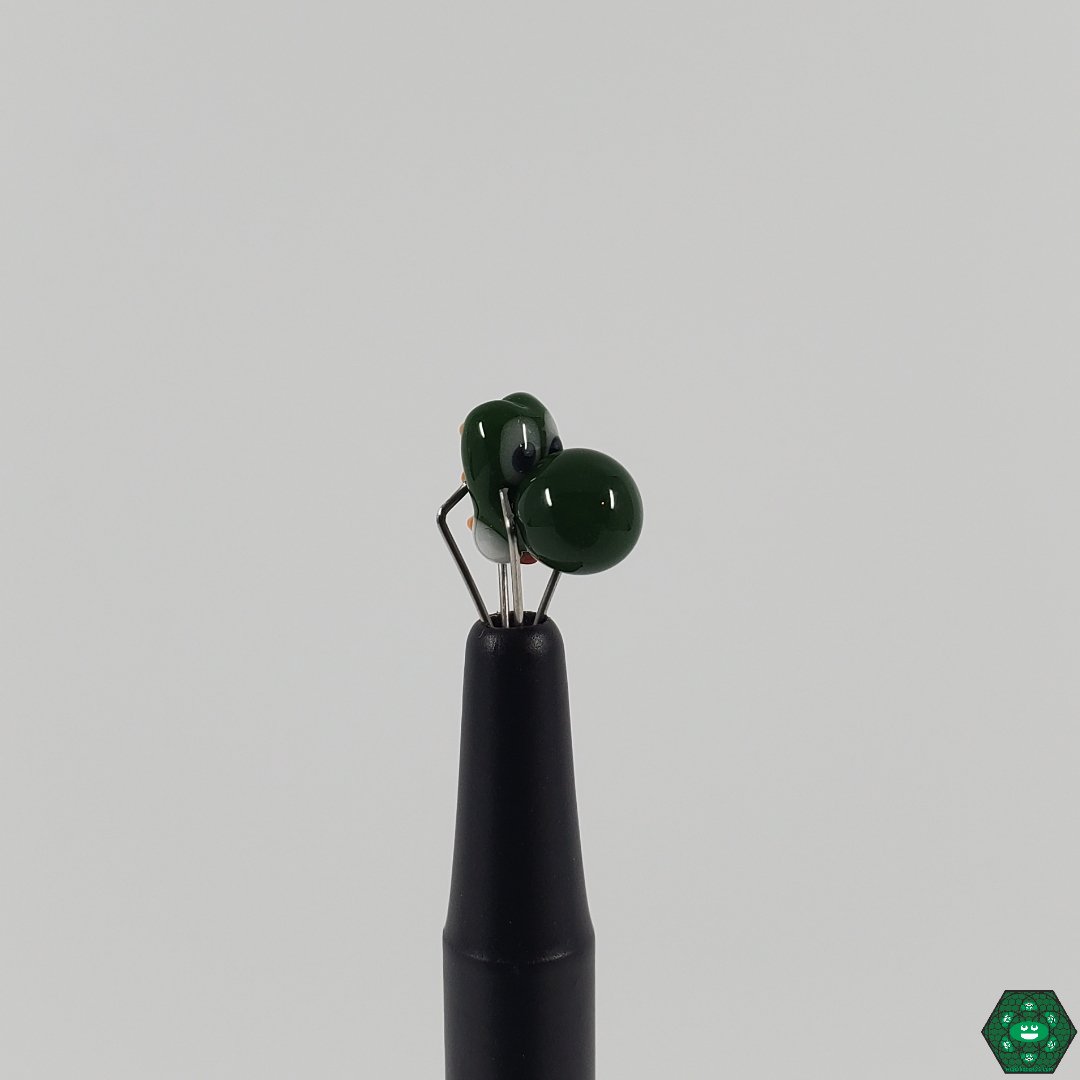 Established Glass Pearls, heat-retaining quartz beads designed for efficient dabs and vaporization.
