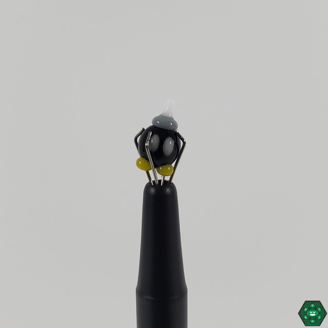  Established Glass Pearls, premium dabbing beads crafted to retain heat and enhance concentrate flavor.